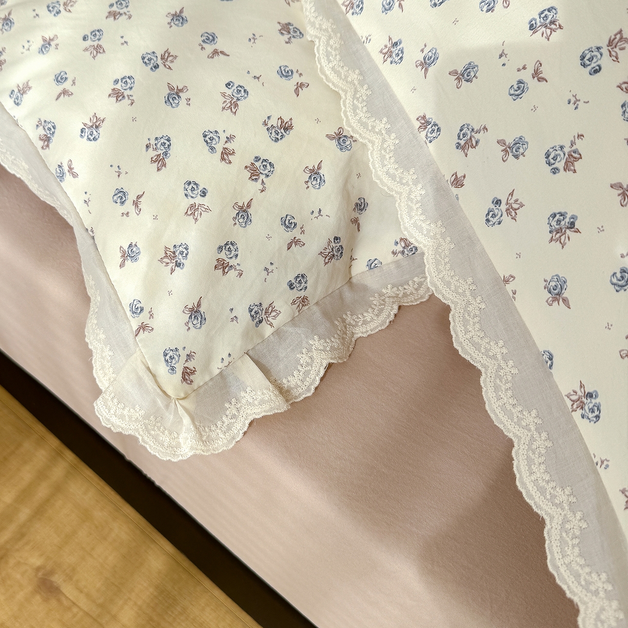 91家纺网 家纺一手货源 找家纺 铺尚美家纺 2026新款田园韩版花边款小碎花古法水洗仿棉A类云感棉四件套 暗香