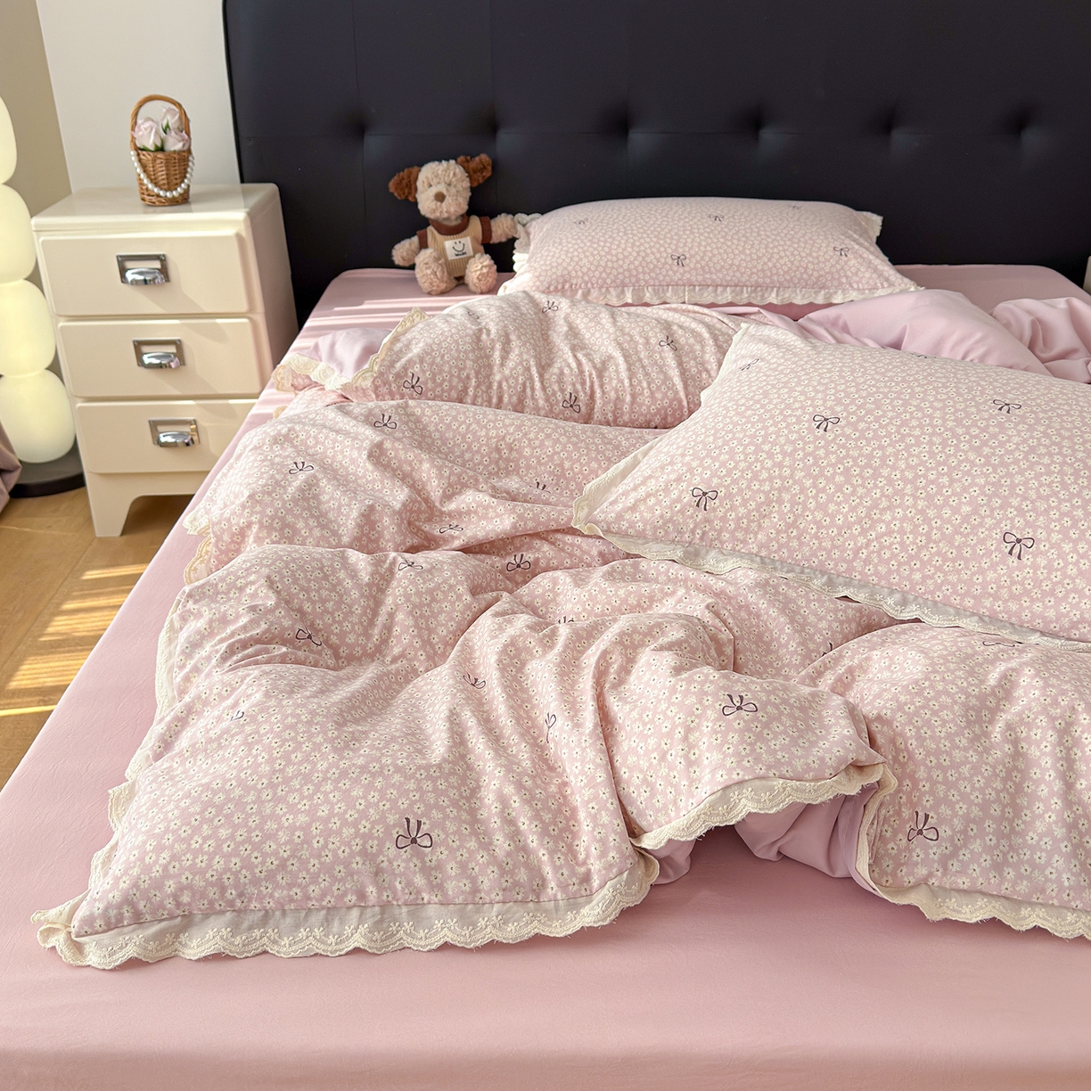 91家纺网 家纺一手货源 找家纺 铺尚美家纺 2026新款田园韩版花边款小碎花古法水洗仿棉A类云感棉四件套 仲夏晚樱