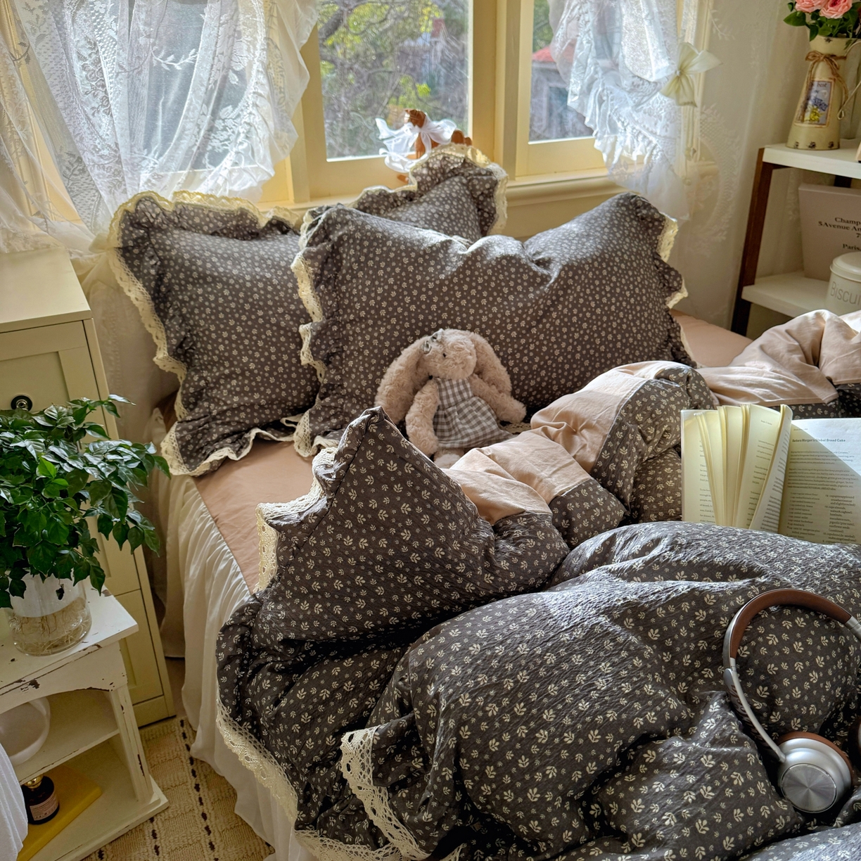 91家纺网 家纺一手货源 找家纺 （总）阿曼达 2026新款印花复古小碎花镂空蕾丝花边款四件套