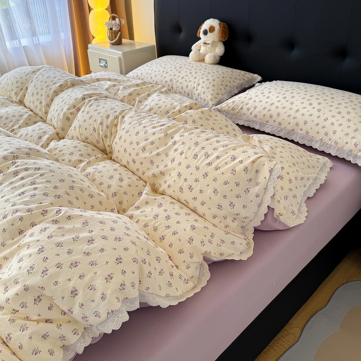 91家纺网 家纺一手货源 找家纺 铺尚美家纺 2026新款田园韩版花边款小碎花古法水洗仿棉A类云感棉四件套 午后花园紫