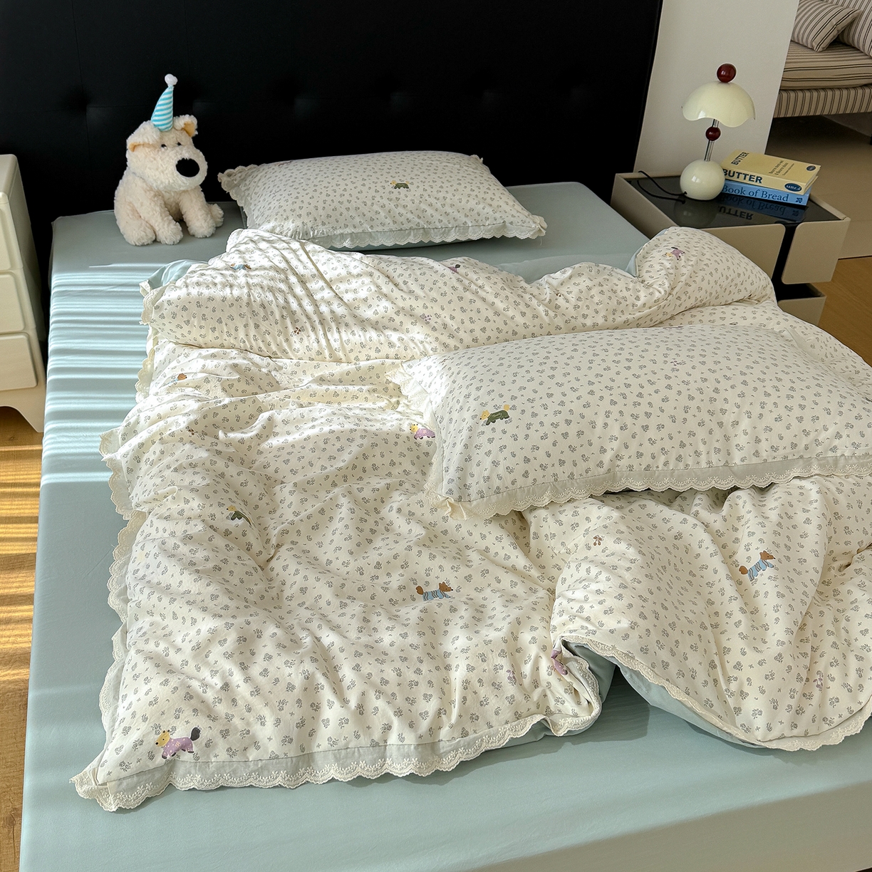 91家纺网 家纺一手货源 找家纺 铺尚美家纺 2026新款田园韩版花边款小碎花古法水洗仿棉A类云感棉四件套 花田小狗