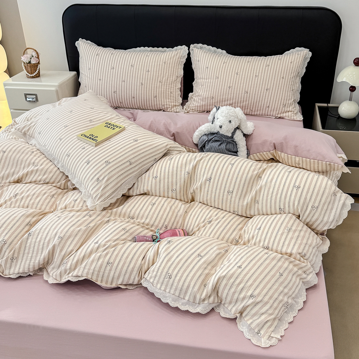 91家纺网 家纺一手货源 找家纺 铺尚美家纺 2026新款田园韩版花边款小碎花古法水洗仿棉A类云感棉四件套 竖条樱桃