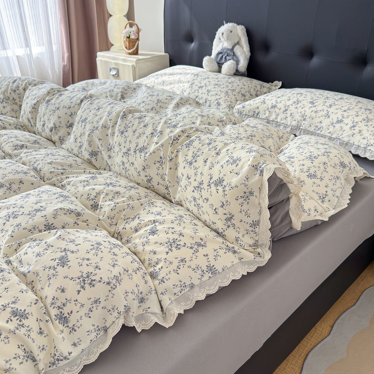 91家纺网 家纺一手货源 找家纺 铺尚美家纺 2026新款田园韩版花边款小碎花古法水洗仿棉A类云感棉四件套 花间梦