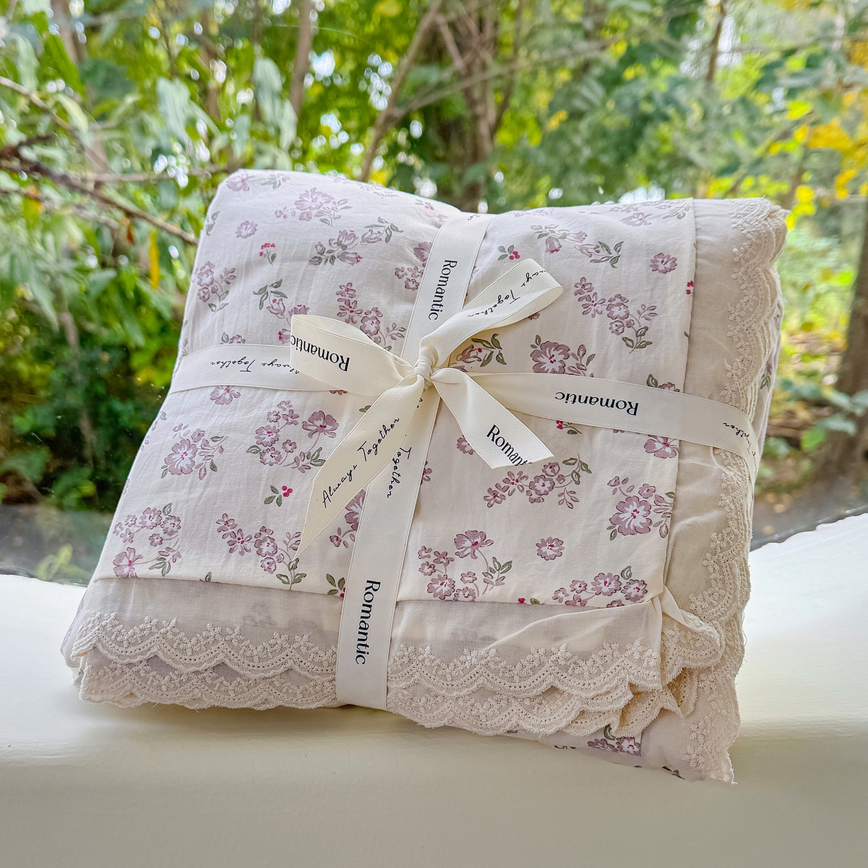 91家纺网 家纺一手货源 找家纺 铺尚美家纺 2026新款田园韩版花边款小碎花古法水洗仿棉A类云感棉四件套 漫步花间