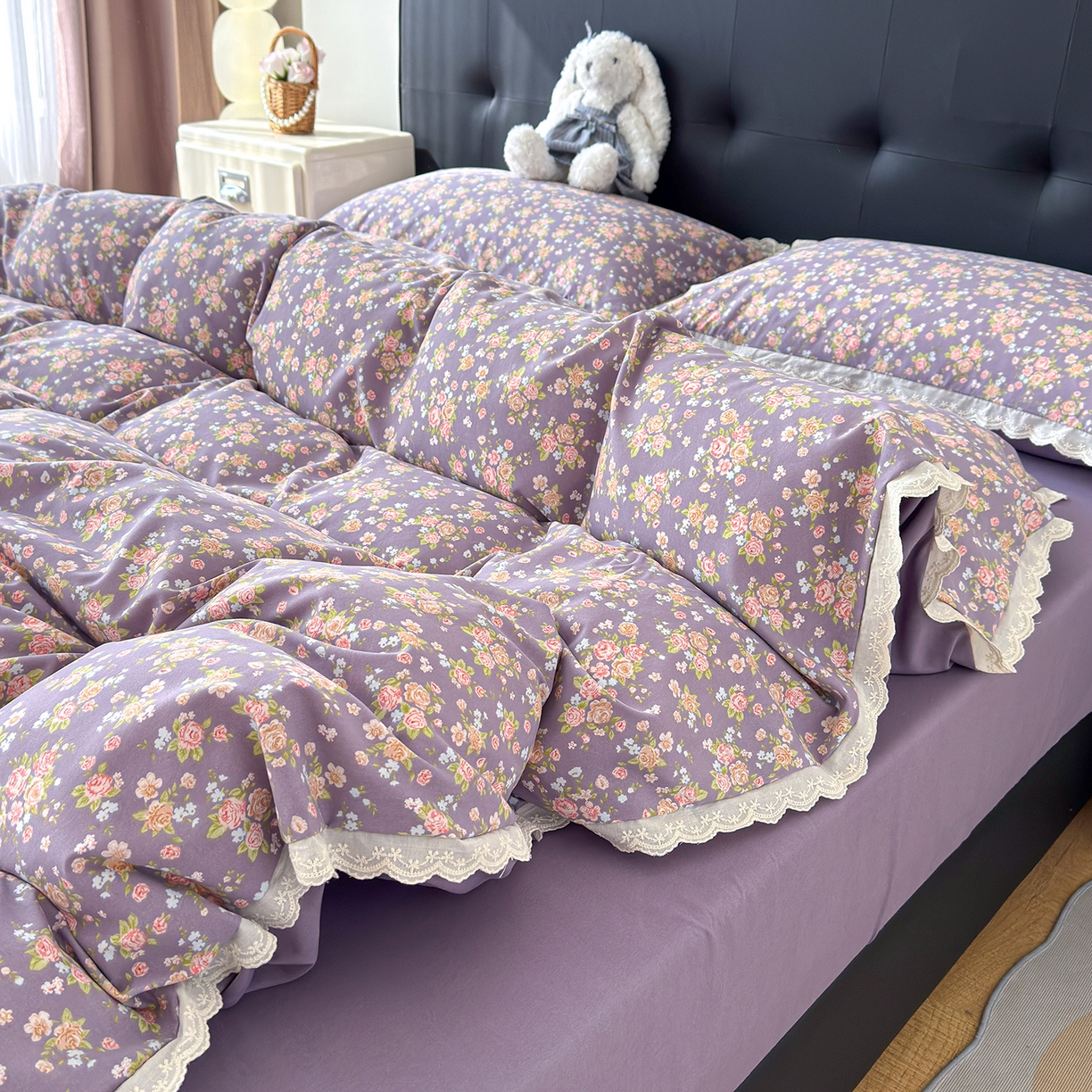 91家纺网 家纺一手货源 找家纺 铺尚美家纺 2026新款田园韩版花边款小碎花古法水洗仿棉A类云感棉四件套 枝雨花繁