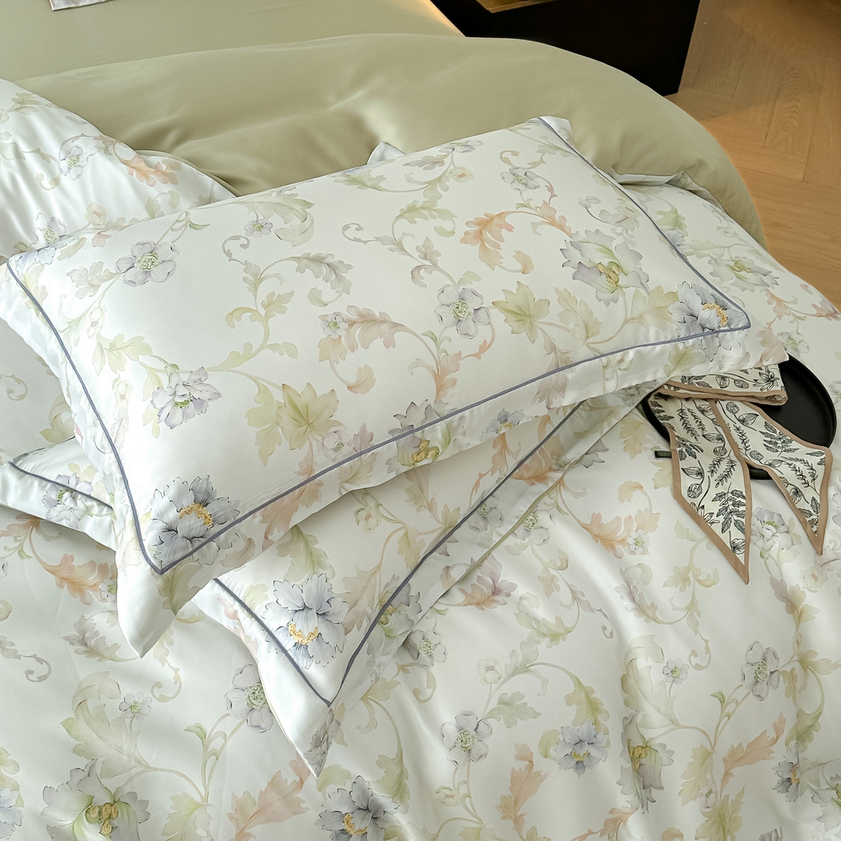 91家纺网 家纺一手货源 找家纺 启航家居 2026新款春夏天丝莱赛尔数码印花四件套 樱岛春漫粉