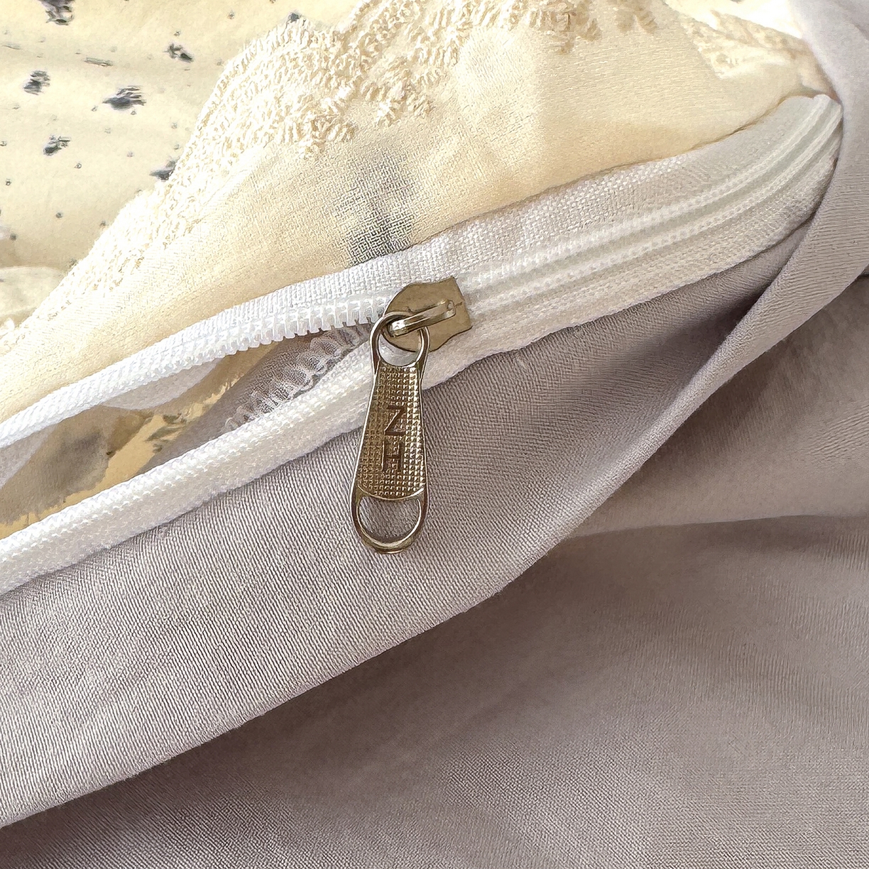 91家纺网 家纺一手货源 找家纺 铺尚美家纺 2026新款田园韩版花边款小碎花古法水洗仿棉A类云感棉四件套 暖暖