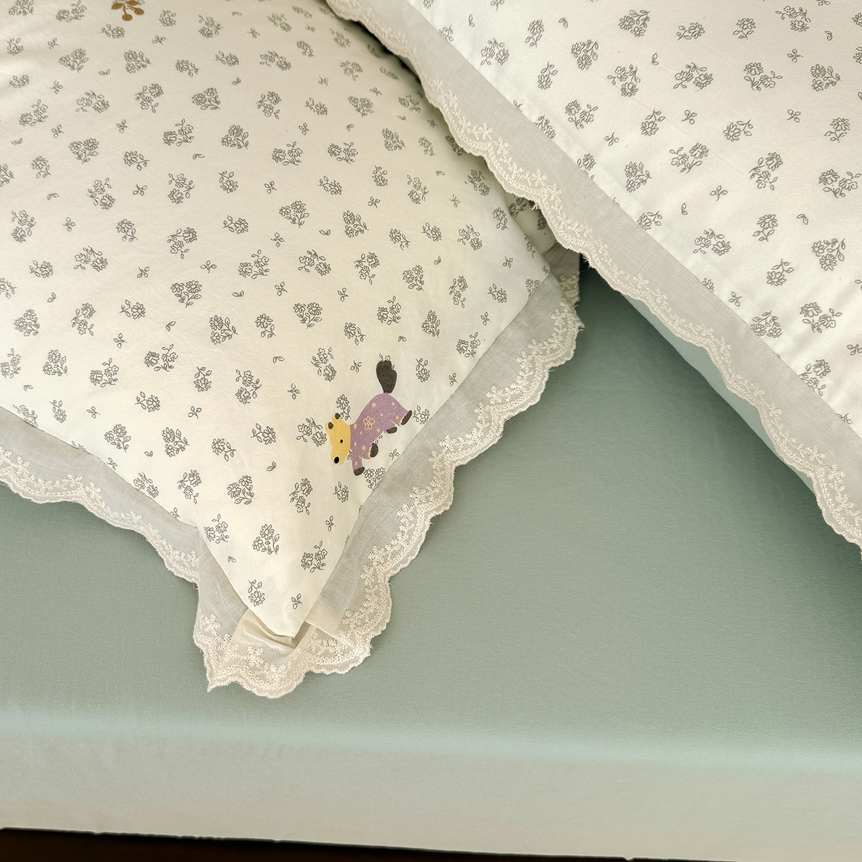 91家纺网 家纺一手货源 找家纺 铺尚美家纺 2026新款田园韩版花边款小碎花古法水洗仿棉A类云感棉四件套 花田小狗