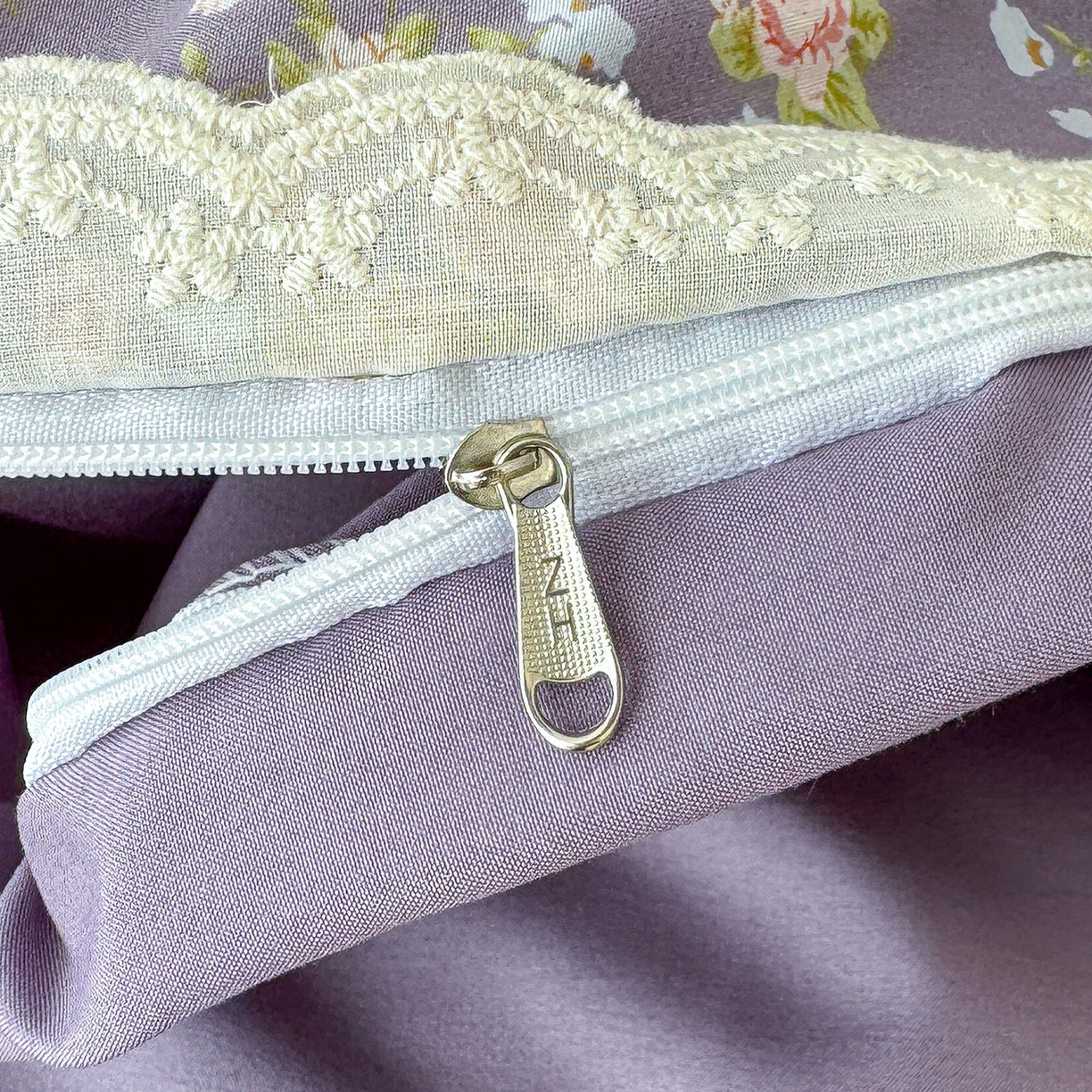 91家纺网 家纺一手货源 找家纺 铺尚美家纺 2026新款田园韩版花边款小碎花古法水洗仿棉A类云感棉四件套 枝雨花繁