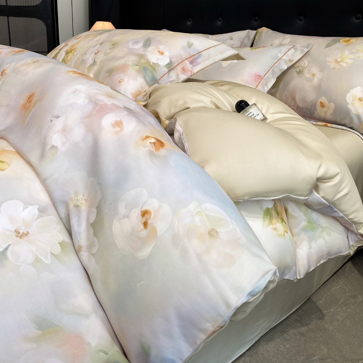 91家纺网 家纺一手货源 找家纺 启航家居 2026新款春夏天丝莱赛尔数码印花四件套 云间素语绿