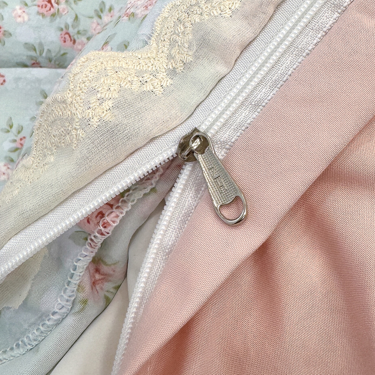 91家纺网 家纺一手货源 找家纺 铺尚美家纺 2026新款田园韩版花边款小碎花古法水洗仿棉A类云感棉四件套 篱陌