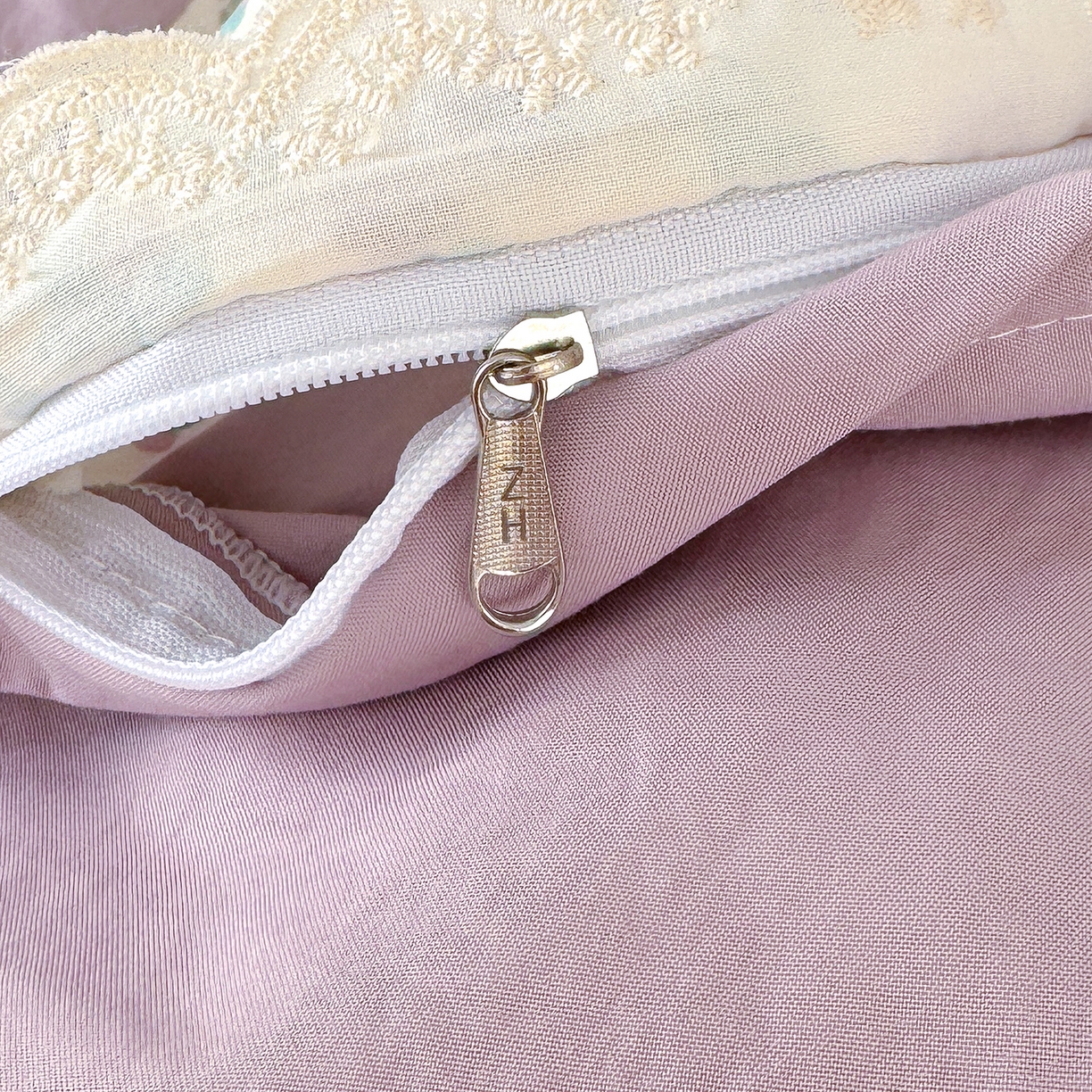 91家纺网 家纺一手货源 找家纺 铺尚美家纺 2026新款田园韩版花边款小碎花古法水洗仿棉A类云感棉四件套 花田故事