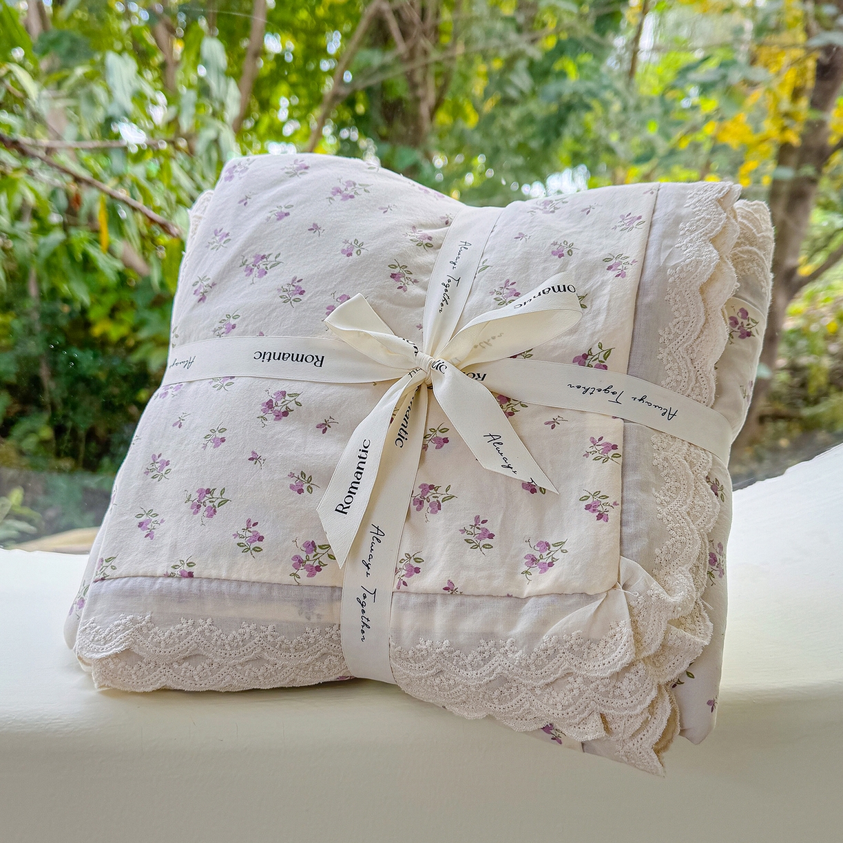 91家纺网 家纺一手货源 找家纺 铺尚美家纺 2026新款田园韩版花边款小碎花古法水洗仿棉A类云感棉四件套 午后花园紫