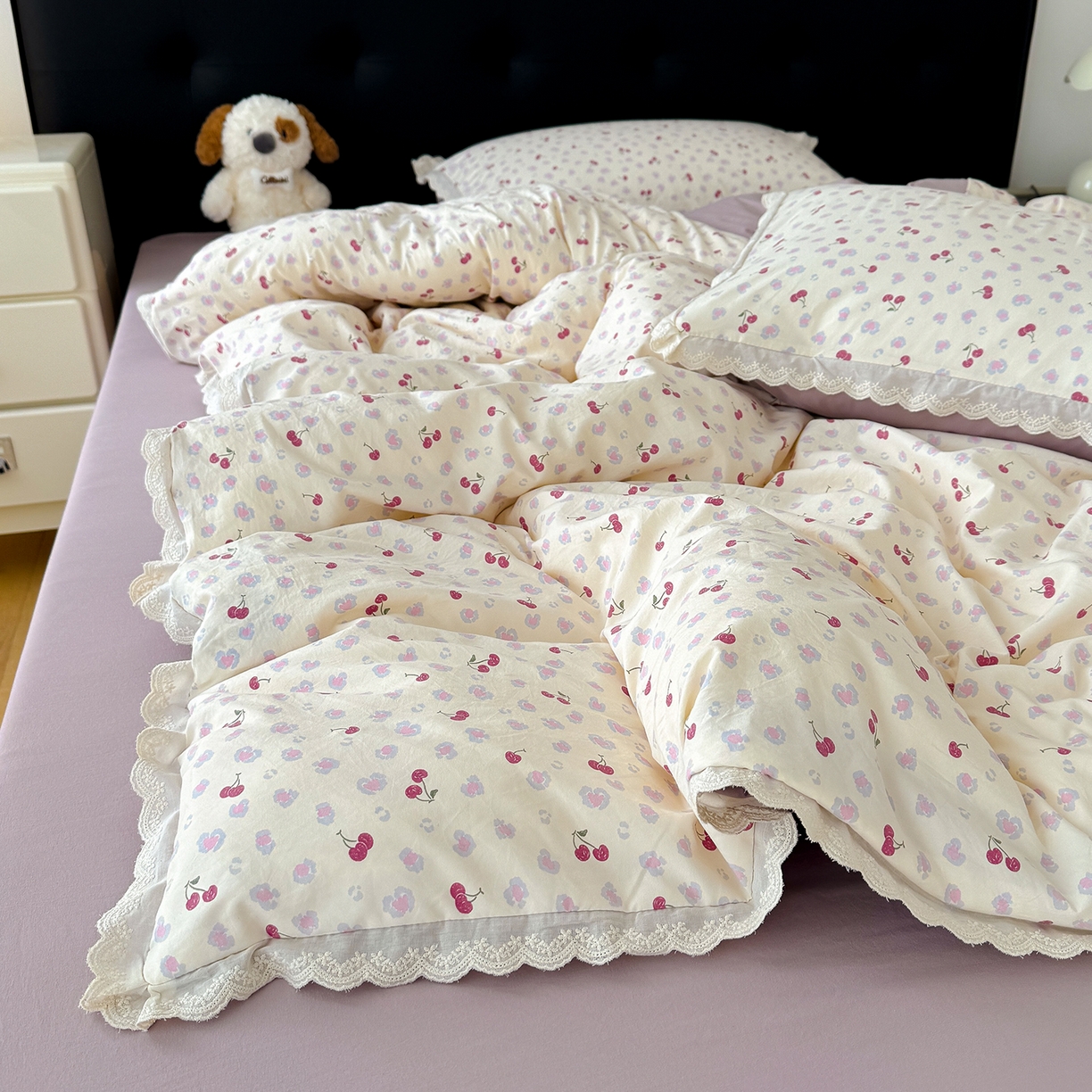 91家纺网 家纺一手货源 找家纺 铺尚美家纺 2026新款田园韩版花边款小碎花古法水洗仿棉A类云感棉四件套 浪漫樱桃