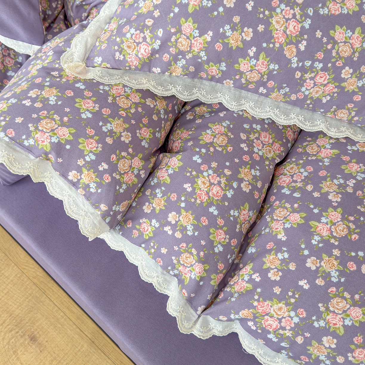 91家纺网 家纺一手货源 找家纺 铺尚美家纺 2026新款田园韩版花边款小碎花古法水洗仿棉A类云感棉四件套 枝雨花繁