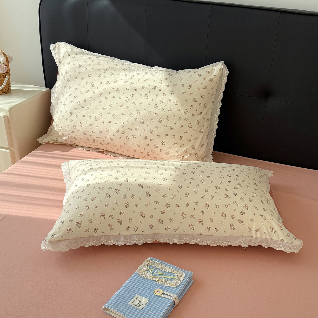 91家纺网 家纺一手货源 找家纺 铺尚美家纺 2026新款田园韩版花边款小碎花古法水洗仿棉A类云感棉四件套 午后花园粉