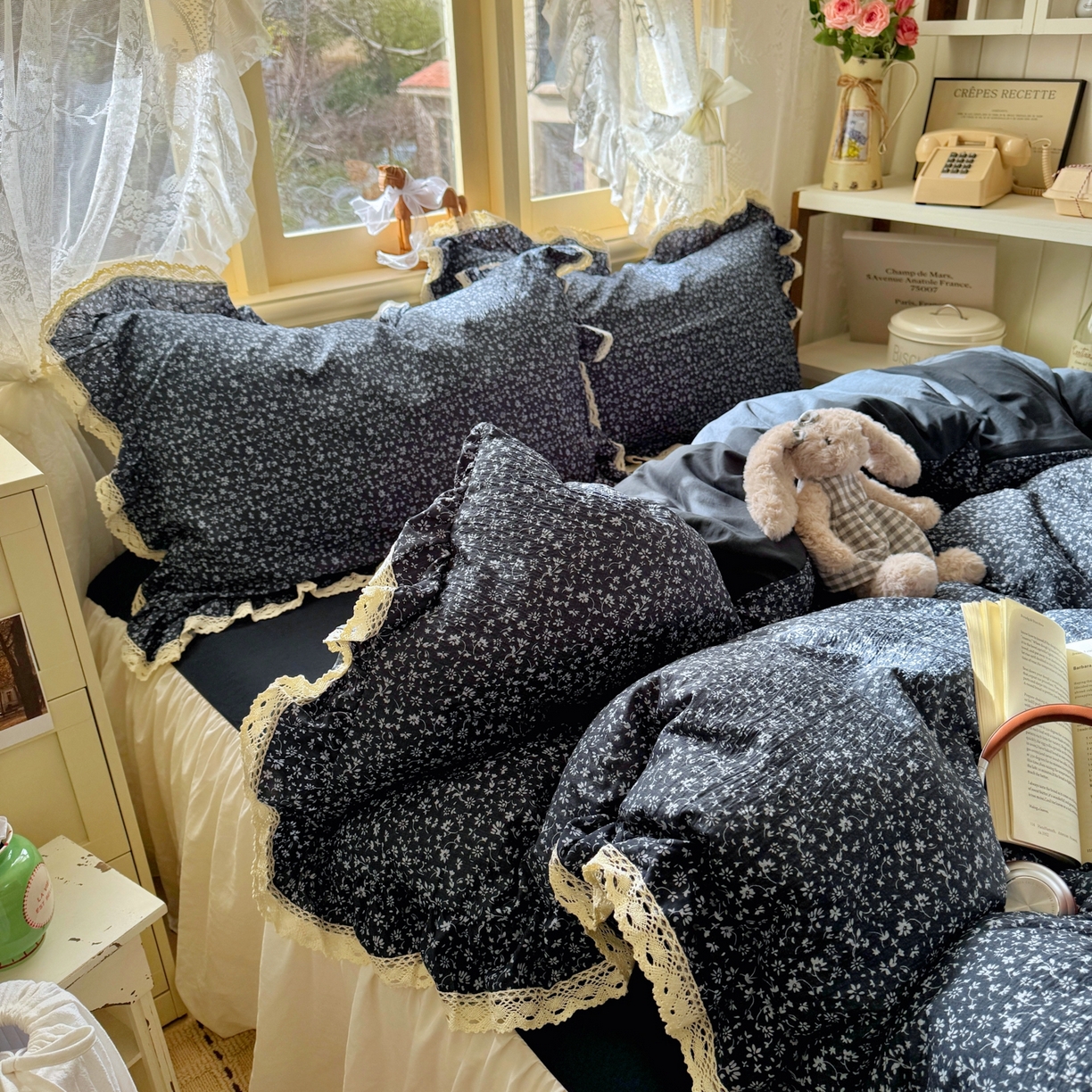 91家纺网 家纺一手货源 找家纺 （总）阿曼达 2026新款印花复古小碎花镂空蕾丝花边款四件套