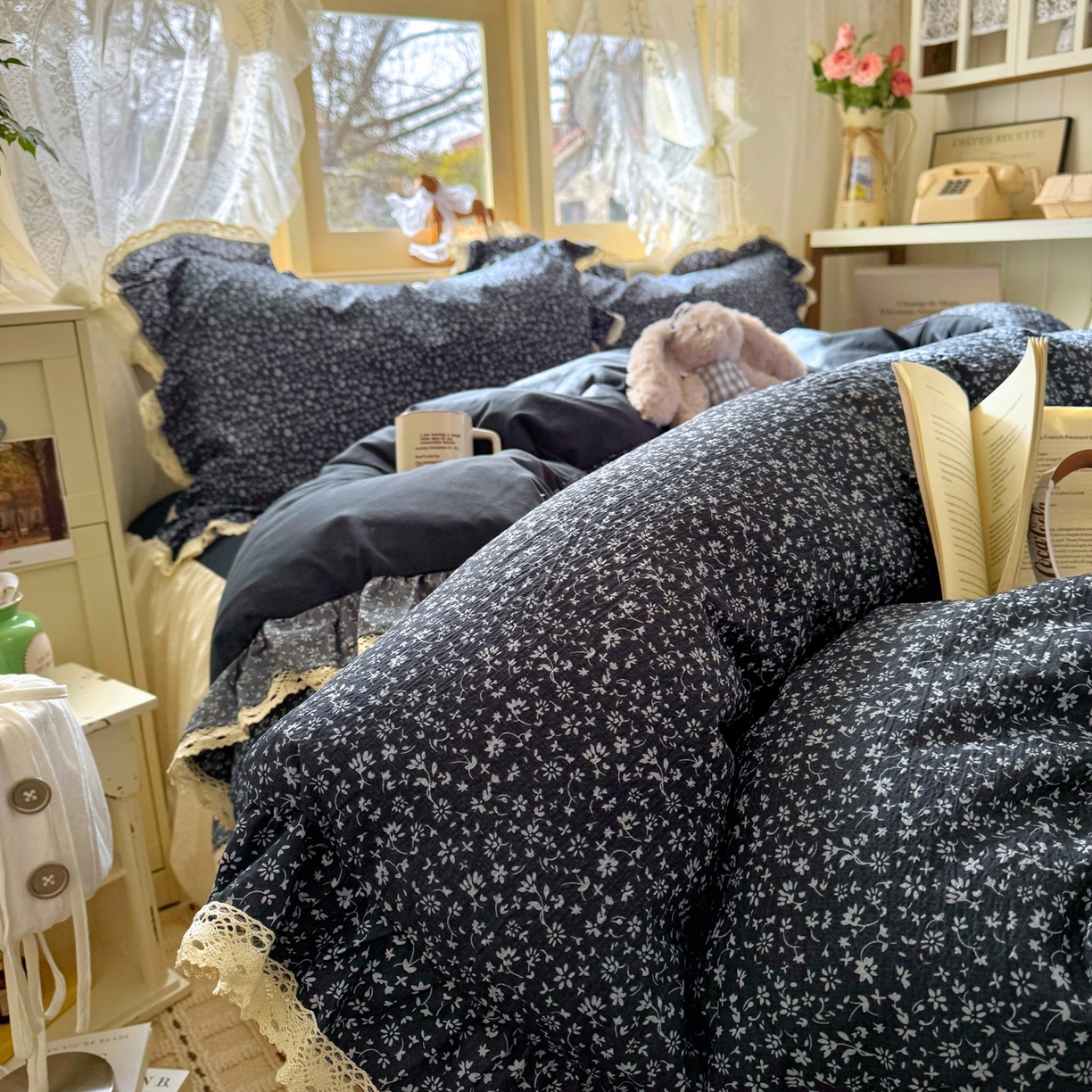 91家纺网 家纺一手货源 找家纺 （总）阿曼达 2026新款印花复古小碎花镂空蕾丝花边款四件套