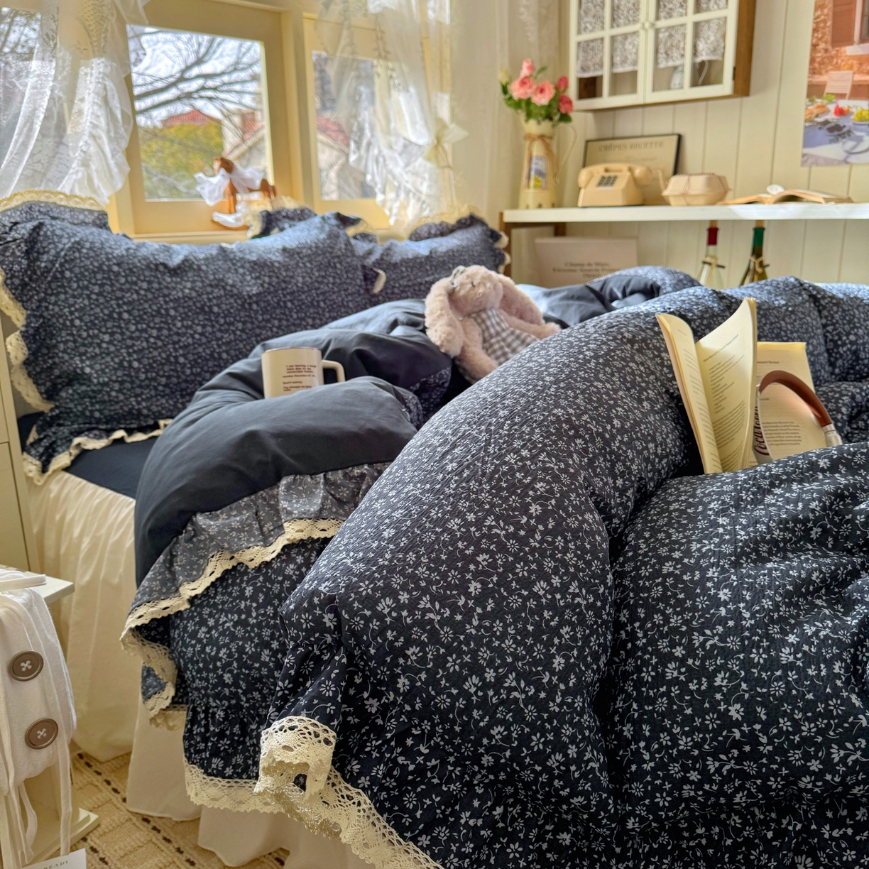 91家纺网 家纺一手货源 找家纺 （总）阿曼达 2026新款印花复古小碎花镂空蕾丝花边款四件套