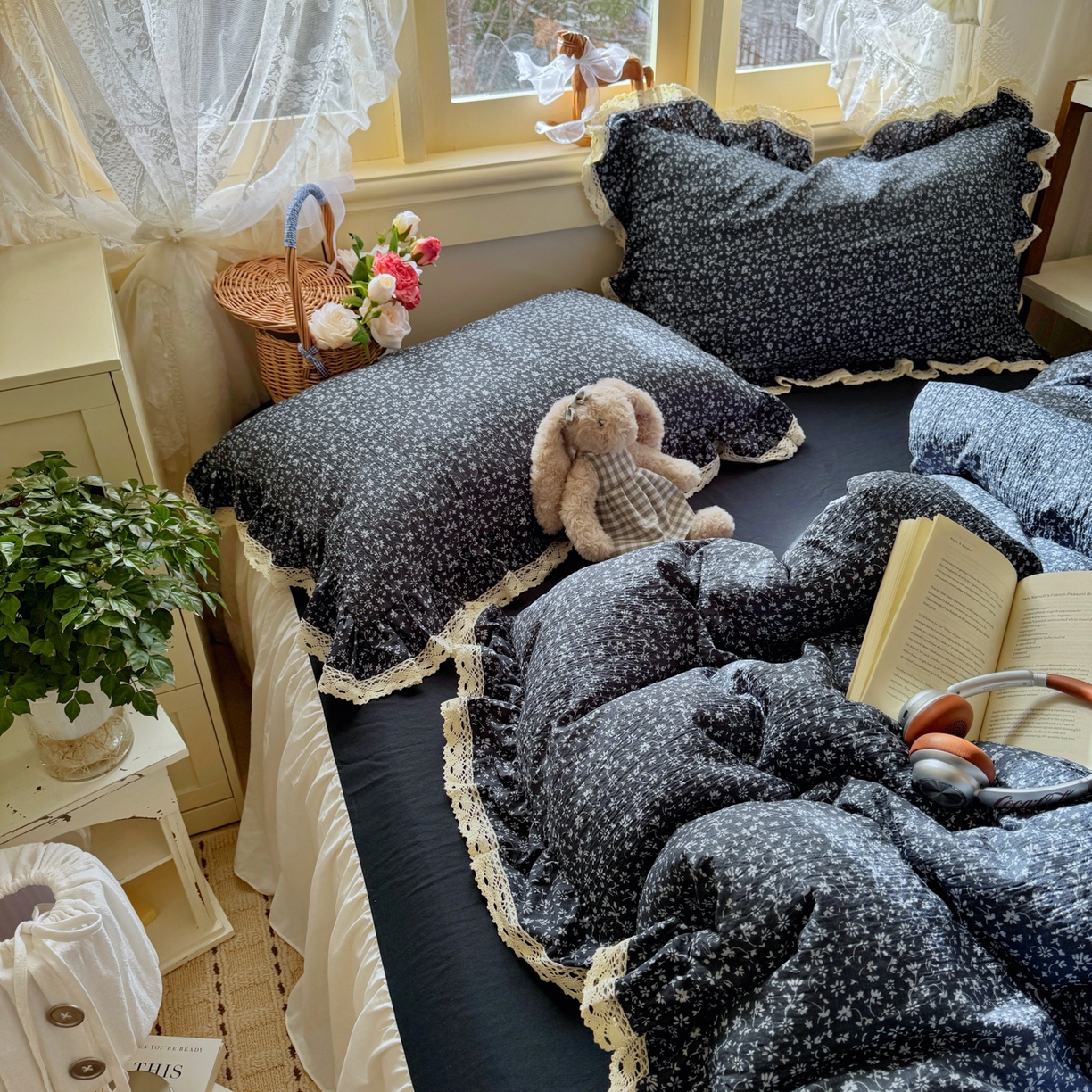 91家纺网 家纺一手货源 找家纺 （总）阿曼达 2026新款印花复古小碎花镂空蕾丝花边款四件套