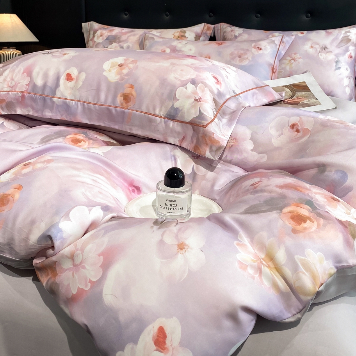 91家纺网 家纺一手货源 找家纺 启航家居 2026新款春夏天丝莱赛尔数码印花四件套 云间素语紫