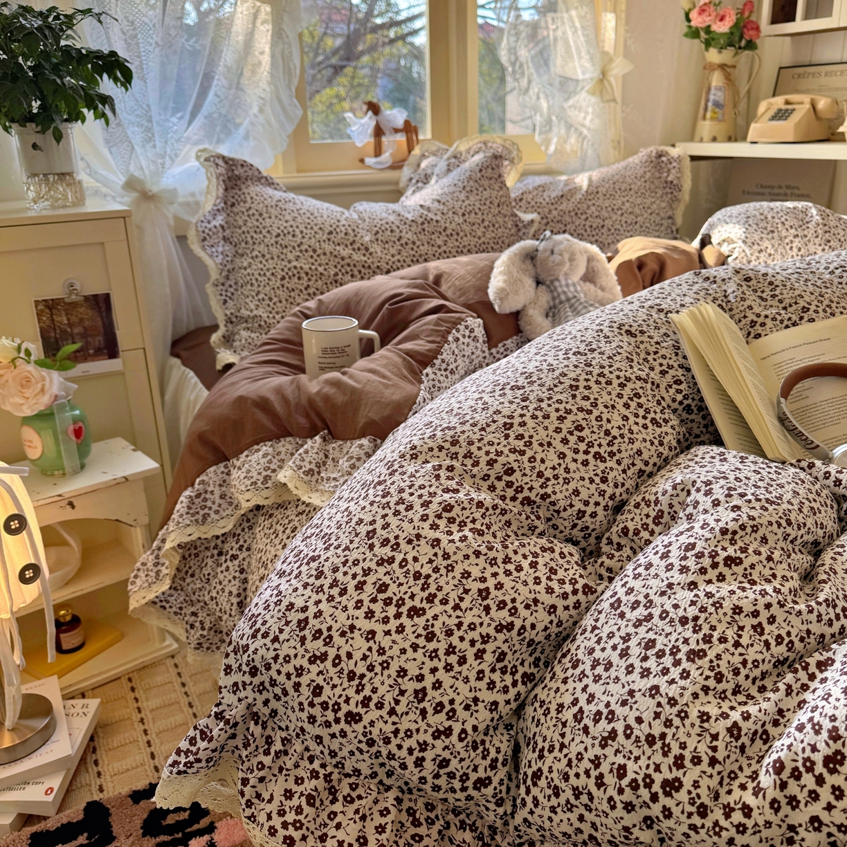 91家纺网 家纺一手货源 找家纺 阿曼达 2026新款印花复古小碎花镂空蕾丝花边款四件套 复古小蕾丝-旧梦花.米咖【专版花型】