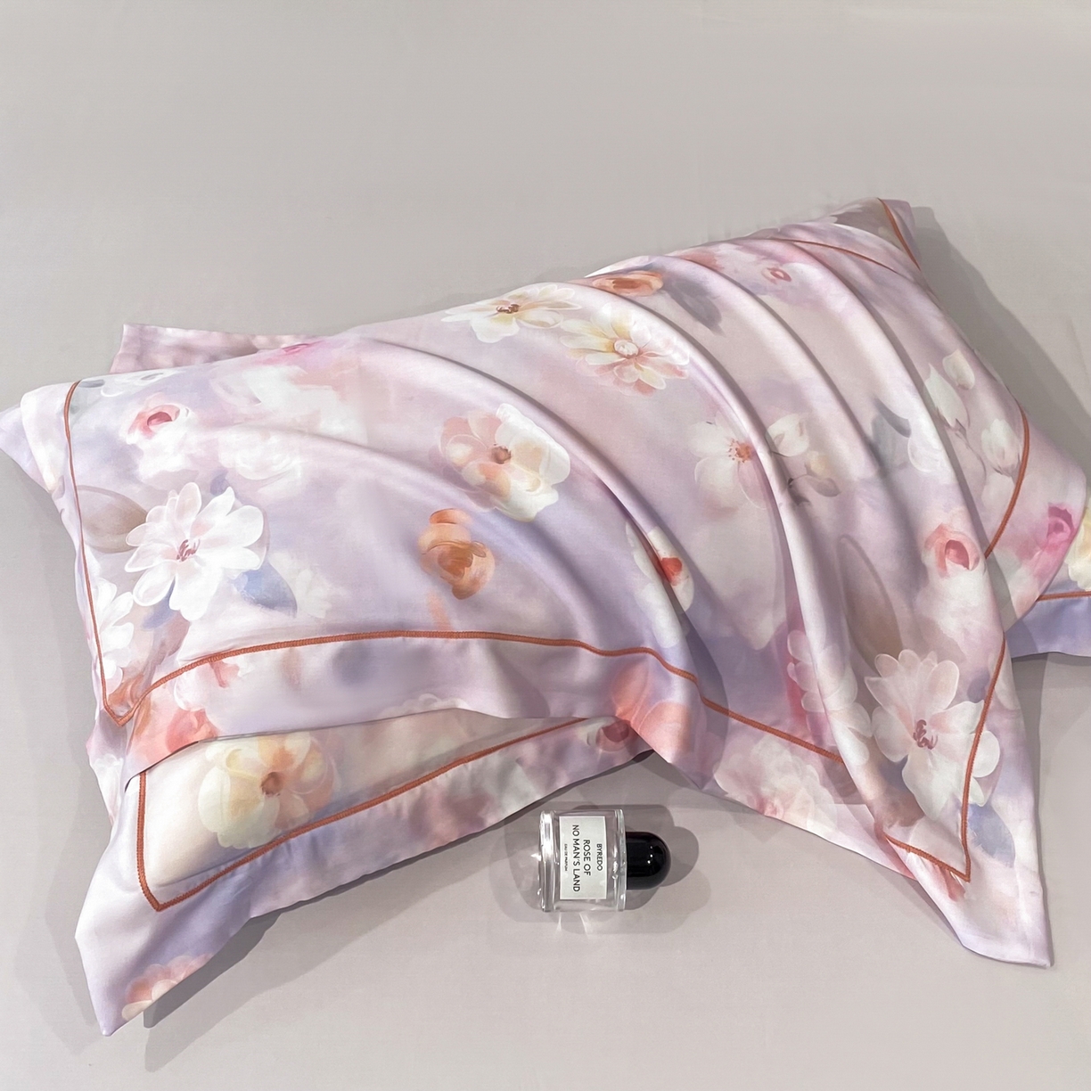 91家纺网 家纺一手货源 找家纺 启航家居 2026新款春夏天丝莱赛尔数码印花四件套 云间素语紫