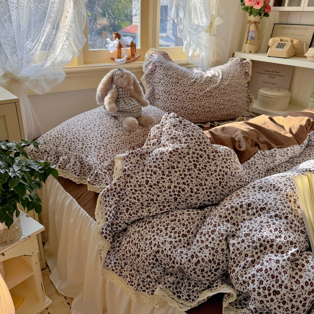 91家纺网 家纺一手货源 找家纺 阿曼达 2026新款印花复古小碎花镂空蕾丝花边款四件套 复古小蕾丝-旧梦花.米咖【专版花型】