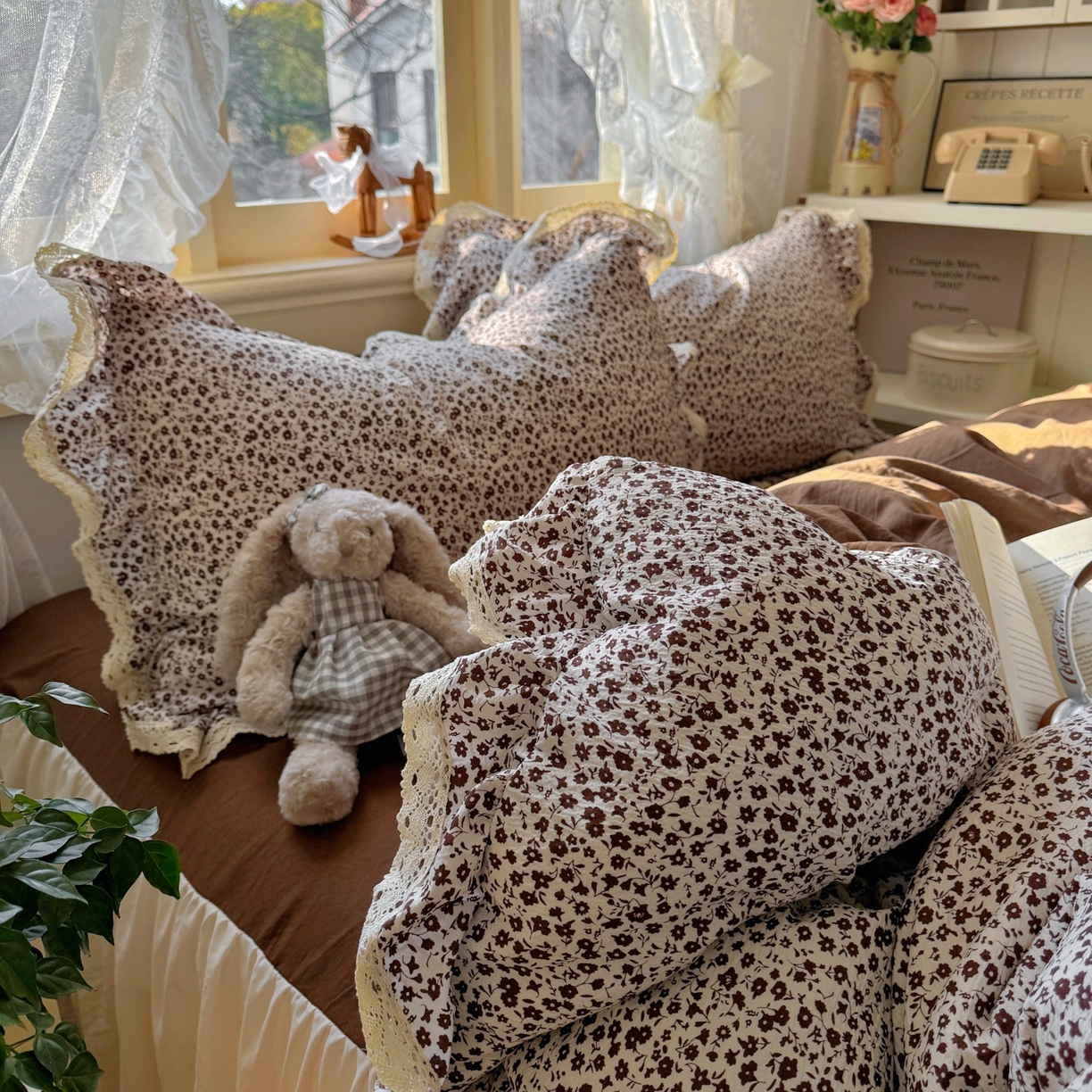 91家纺网 家纺一手货源 找家纺 阿曼达 2026新款印花复古小碎花镂空蕾丝花边款四件套 复古小蕾丝-旧梦花.米咖【专版花型】