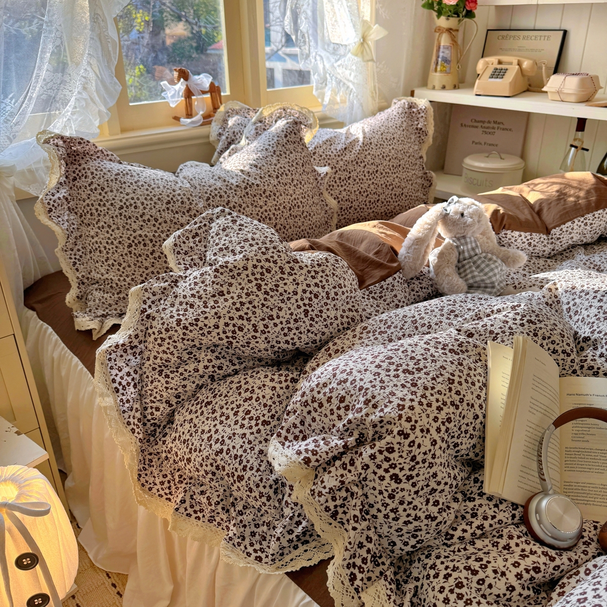 91家纺网 家纺一手货源 找家纺 阿曼达 2026新款印花复古小碎花镂空蕾丝花边款四件套 复古小蕾丝-旧梦花.米咖【专版花型】