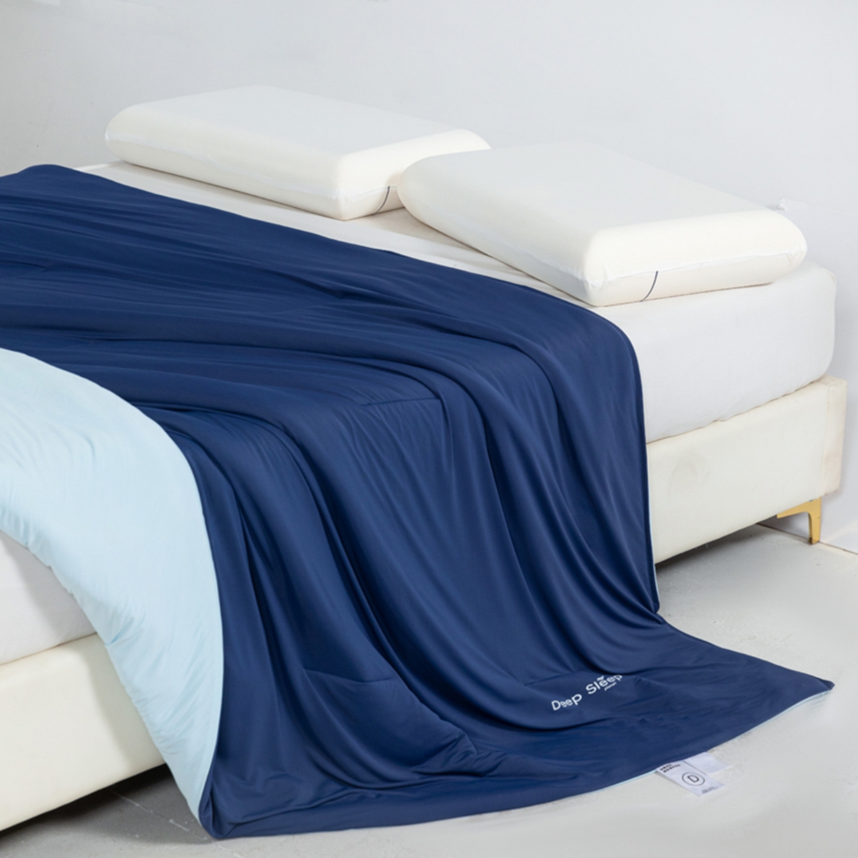 91家纺网 家纺一手货源 找家纺 云玲时尚 2026新款凉感丝深睡夏被被子被芯 深睡蓝