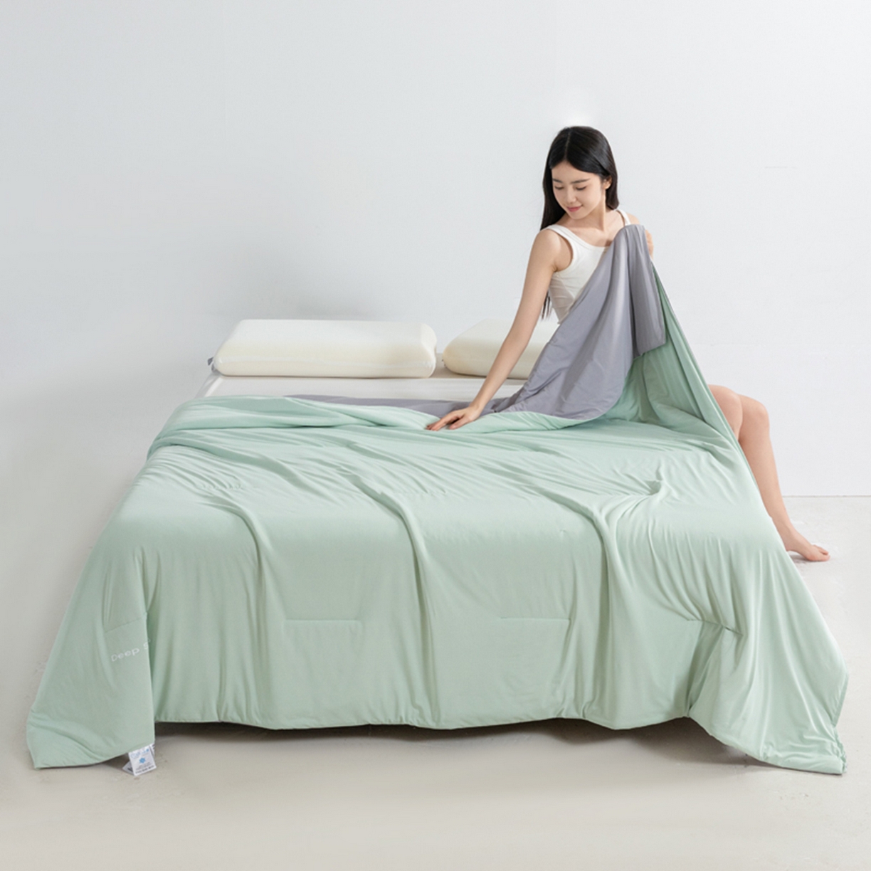 91家纺网 家纺一手货源 找家纺 云玲时尚 2026新款凉感丝深睡夏被被子被芯 淡翠绿