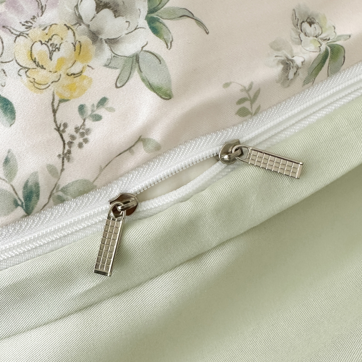 91家纺网 家纺一手货源 找家纺 启航家居 2026新款春夏天丝莱赛尔数码印花四件套 栀花语粉