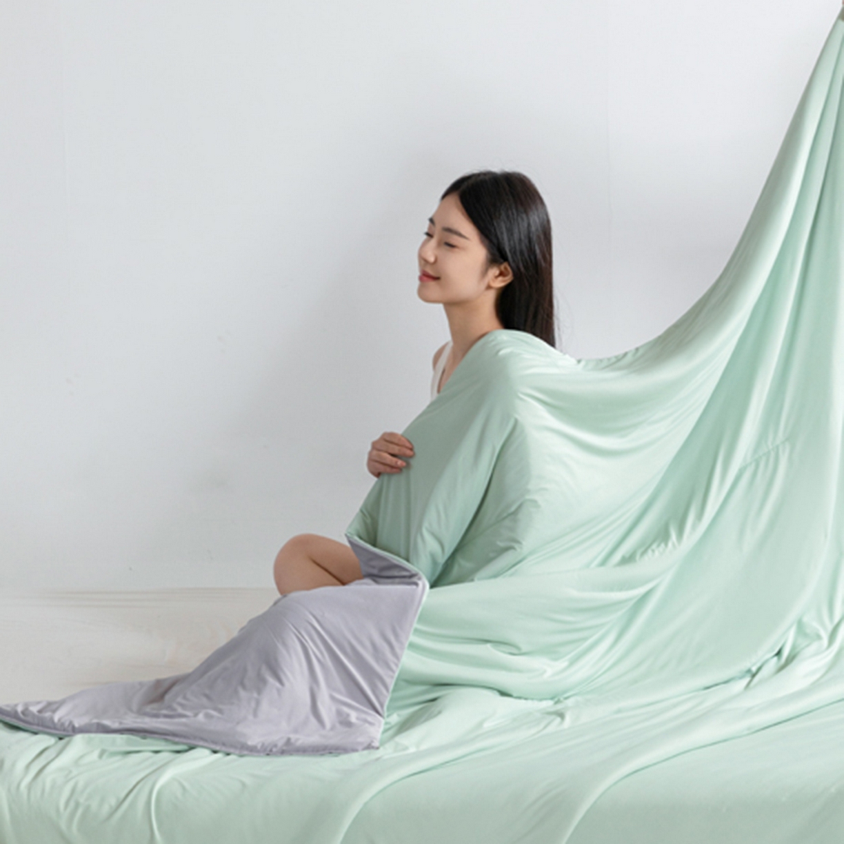 91家纺网 家纺一手货源 找家纺 云玲时尚 2026新款凉感丝深睡夏被被子被芯 淡翠绿