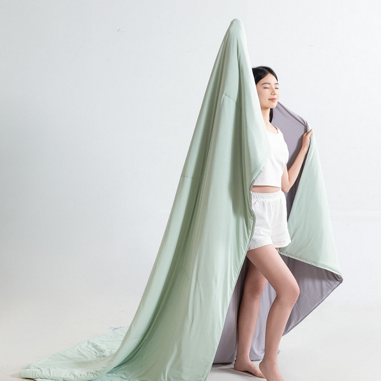 91家纺网 家纺一手货源 找家纺 云玲时尚 2026新款凉感丝深睡夏被被子被芯 淡翠绿