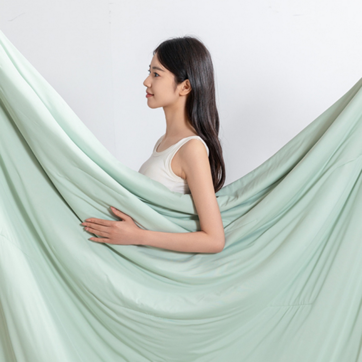 91家纺网 家纺一手货源 找家纺 云玲时尚 2026新款凉感丝深睡夏被被子被芯 淡翠绿