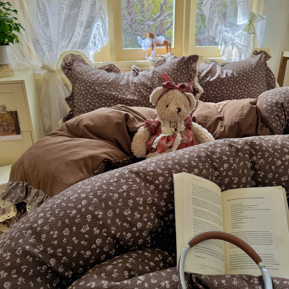 91家纺网 家纺一手货源 找家纺 阿曼达 2026新款印花复古小碎花镂空蕾丝花边款四件套 复古小蕾丝-木绵笺.咖