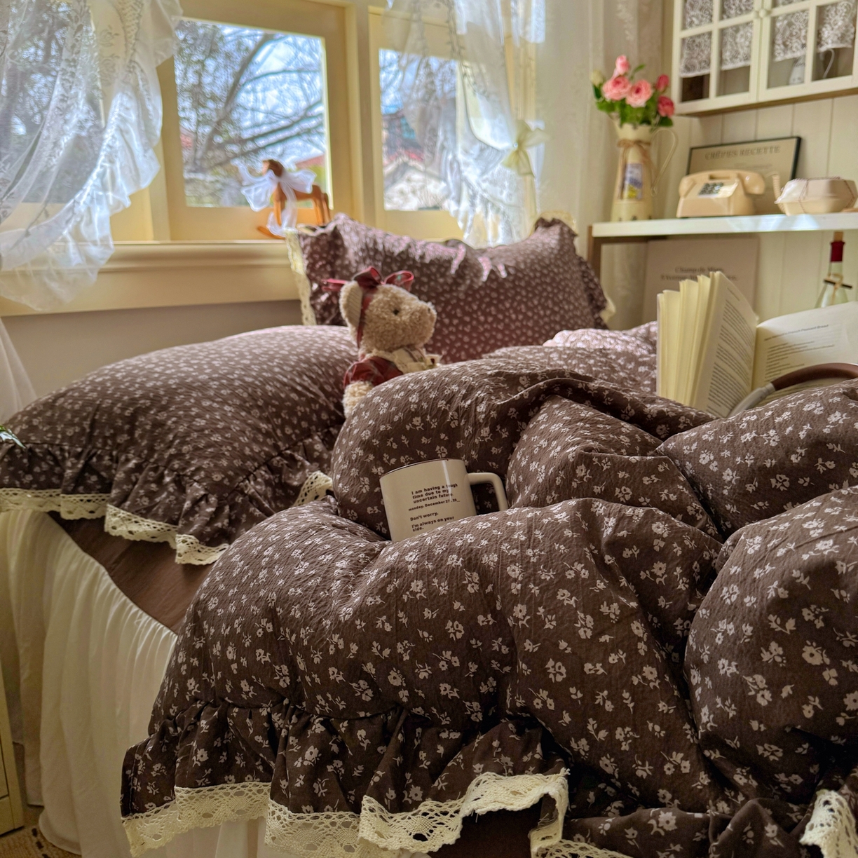 91家纺网 家纺一手货源 找家纺 阿曼达 2026新款印花复古小碎花镂空蕾丝花边款四件套 复古小蕾丝-木绵笺.咖