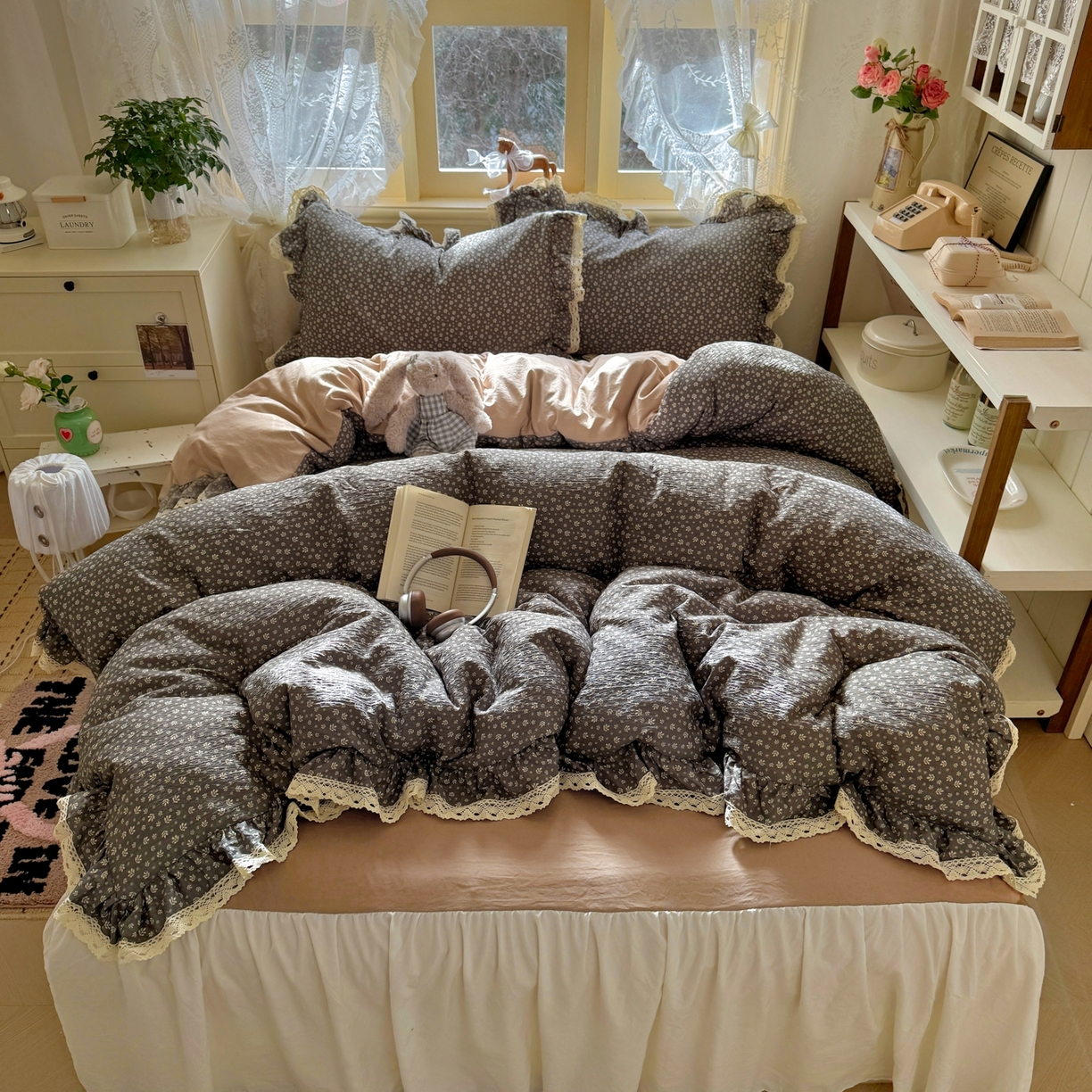 91家纺网 家纺一手货源 找家纺 阿曼达 2026新款印花复古小碎花镂空蕾丝花边款四件套 复古小蕾丝-浅花.灰