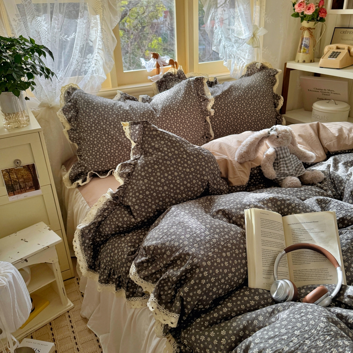 91家纺网 家纺一手货源 找家纺 阿曼达 2026新款印花复古小碎花镂空蕾丝花边款四件套 复古小蕾丝-浅花.灰