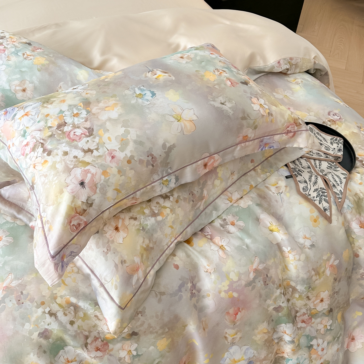 91家纺网 家纺一手货源 找家纺 启航家居 2026新款春夏天丝莱赛尔数码印花四件套 紫陌紫