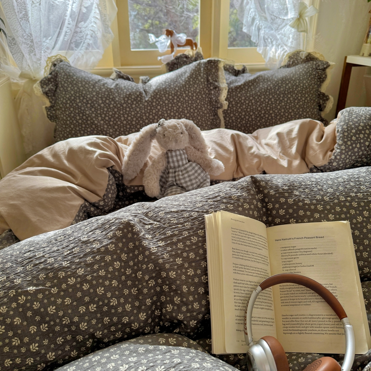 91家纺网 家纺一手货源 找家纺 阿曼达 2026新款印花复古小碎花镂空蕾丝花边款四件套 复古小蕾丝-浅花.灰