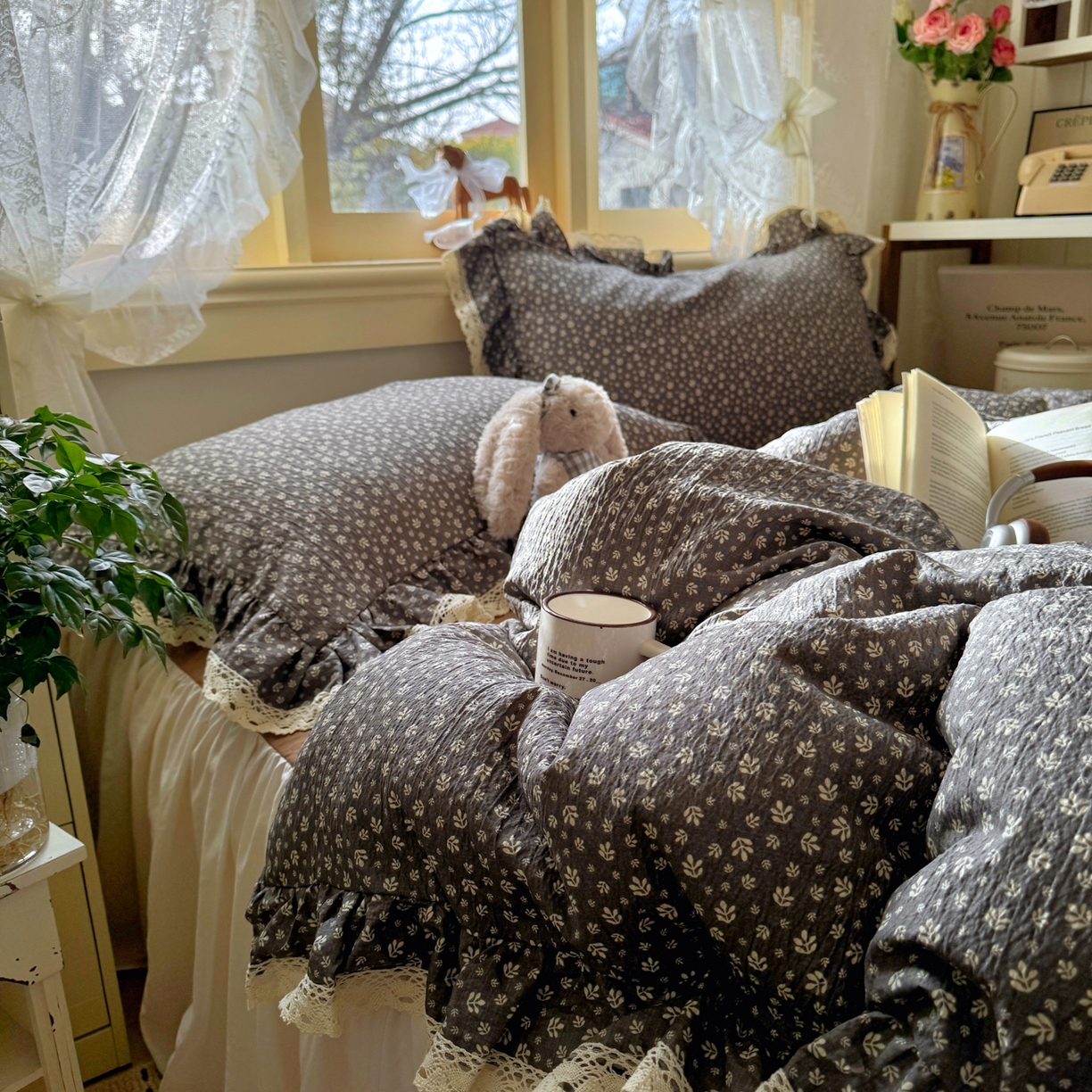 91家纺网 家纺一手货源 找家纺 阿曼达 2026新款印花复古小碎花镂空蕾丝花边款四件套 复古小蕾丝-浅花.灰