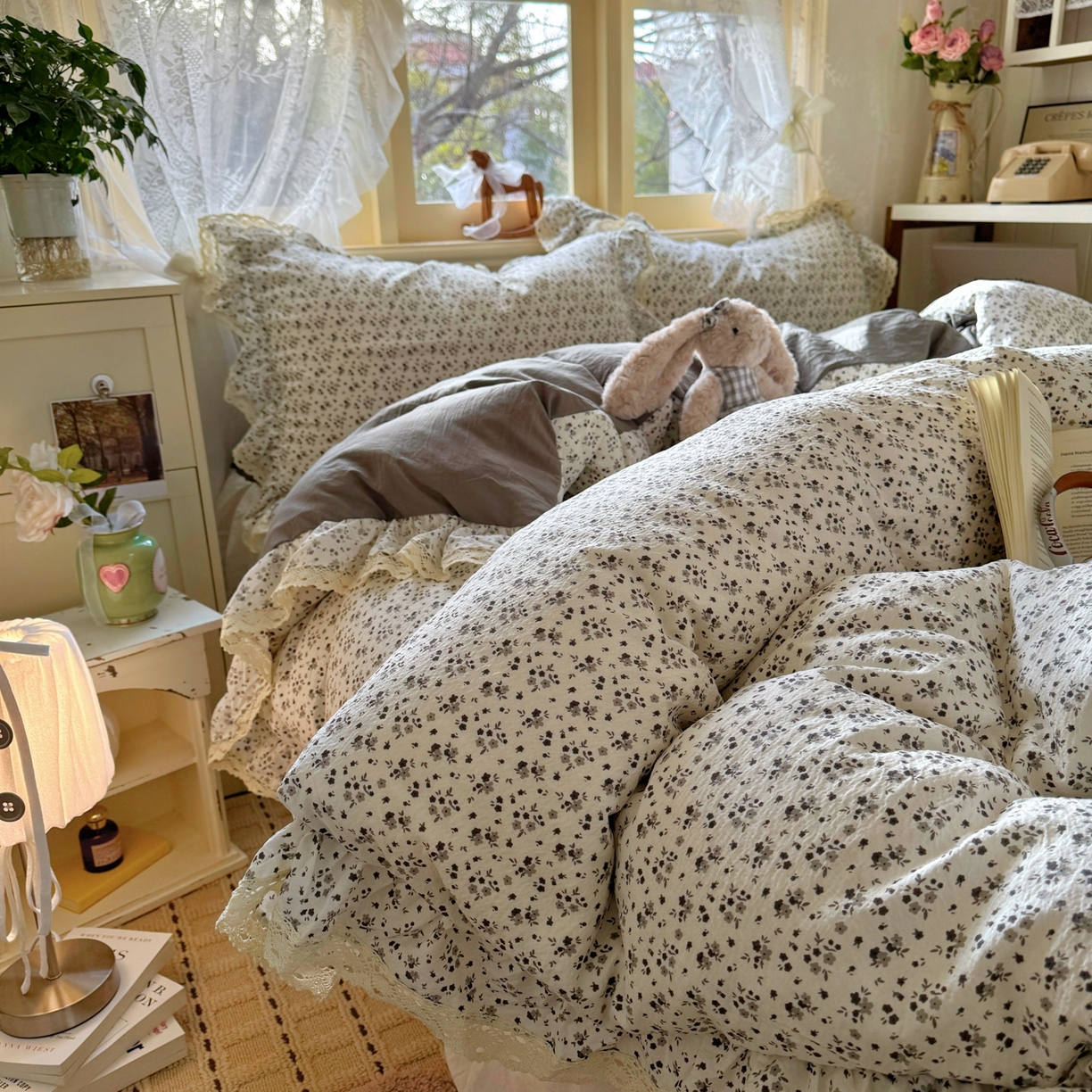 91家纺网 家纺一手货源 找家纺 阿曼达 2026新款印花复古小碎花镂空蕾丝花边款四件套 复古小蕾丝-松月间.米