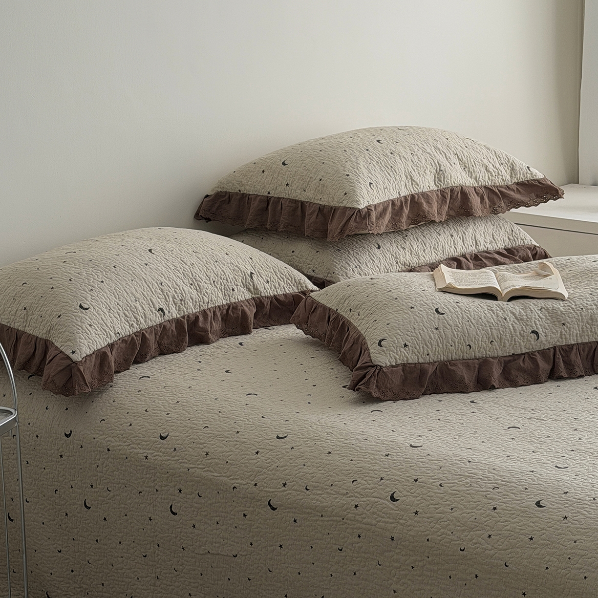 91家纺网 家纺一手货源 找家纺 佰织鑫家居 2026新款全棉法式砂洗棉花床盖款被套四件套星星月亮