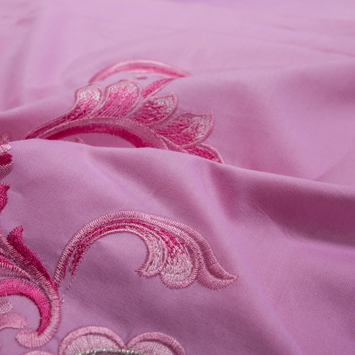 91家纺网 家纺一手货源 找家纺 慕她家纺 慕她畅销款全棉纯棉婚庆四件套大红色刺绣结婚床上用品 花蔓喜多 粉色