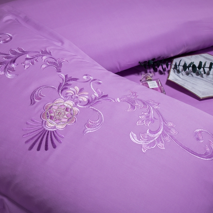 91家纺网 家纺一手货源 找家纺 慕她家纺 慕她畅销款全棉纯棉婚庆四件套大红色刺绣结婚床上用品 花蔓喜多 雪青