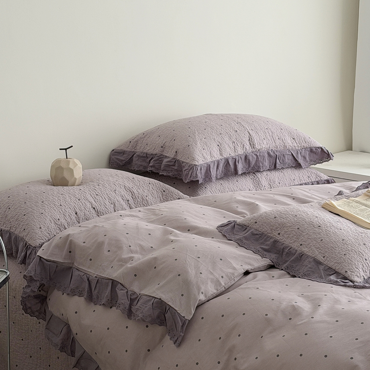 91家纺网 家纺一手货源 找家纺 佰织鑫家居 2026新款全棉法式砂洗棉花床盖款被套四件套紫波点