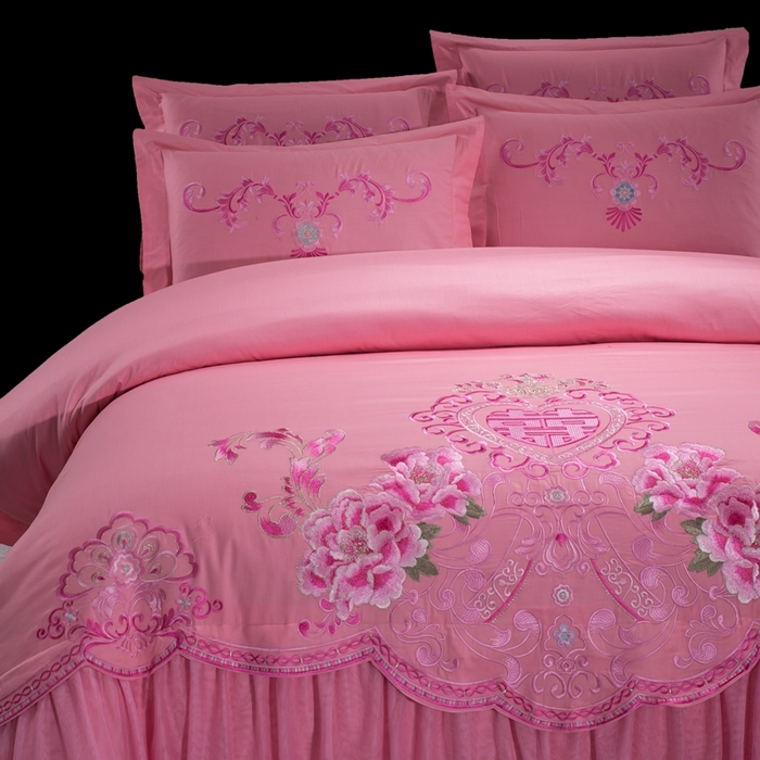 91家纺网 家纺一手货源 找家纺 慕她家纺 慕她畅销款全棉纯棉婚庆四件套大红色刺绣结婚床上用品 花蔓喜多 玉色