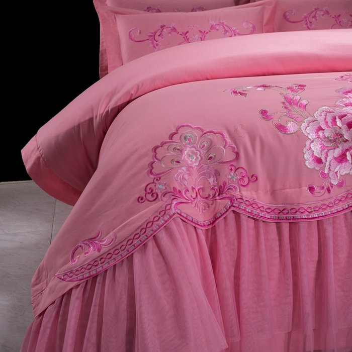 91家纺网 家纺一手货源 找家纺 慕她家纺 慕她畅销款全棉纯棉婚庆四件套大红色刺绣结婚床上用品 花蔓喜多 玉色